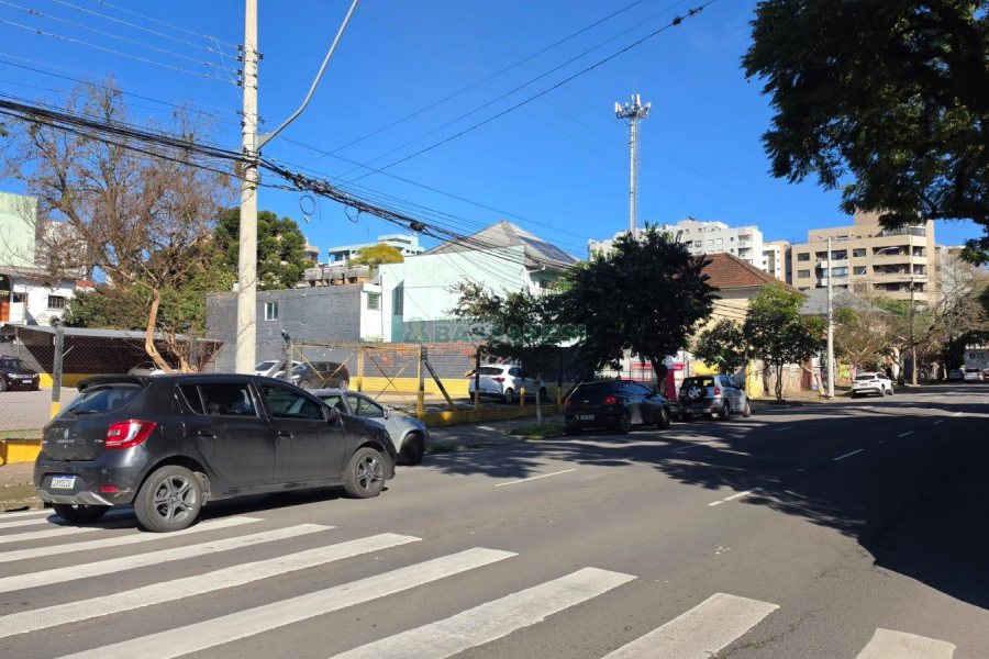 Terreno com 720m², no bairro Centro em Caxias do Sul para Comprar