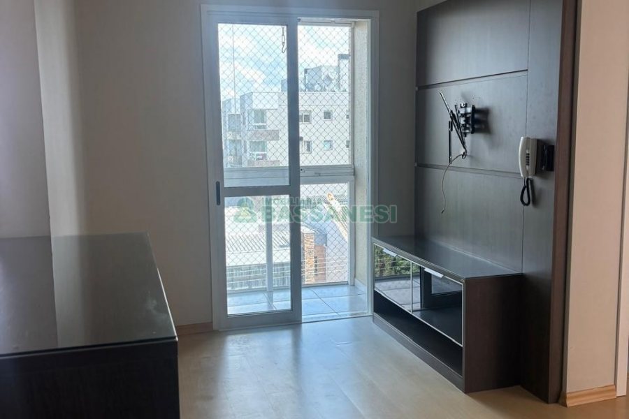 Apartamento com 58m², 2 dormitórios, 1 vaga, no bairro Planalto em Caxias do Sul para Alugar