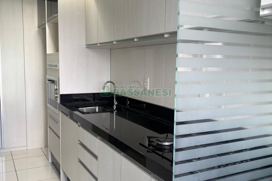 Apartamento com 58m², 2 dormitórios, 1 vaga, no bairro Planalto em Caxias do Sul para Alugar