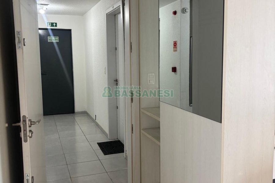 Apartamento com 58m², 2 dormitórios, 1 vaga, no bairro Planalto em Caxias do Sul para Alugar