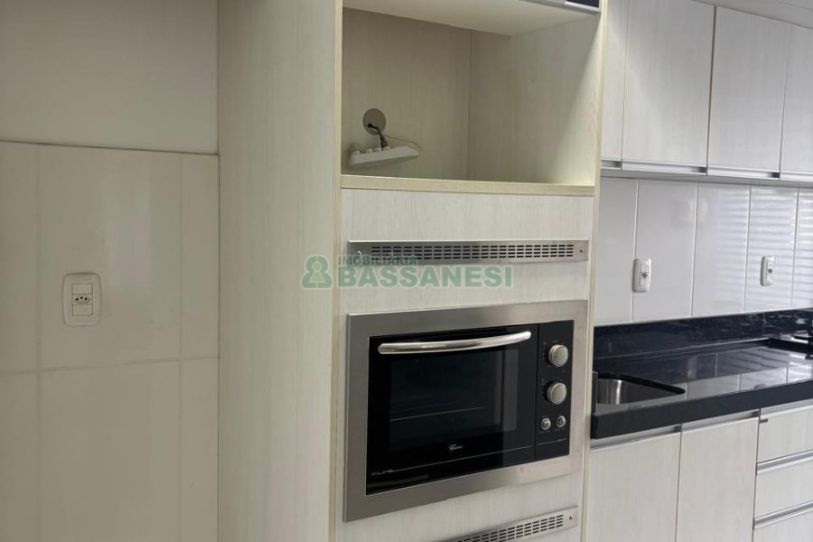 Apartamento com 58m², 2 dormitórios, 1 vaga, no bairro Planalto em Caxias do Sul para Alugar