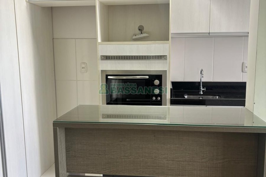 Apartamento com 58m², 2 dormitórios, 1 vaga, no bairro Planalto em Caxias do Sul para Alugar