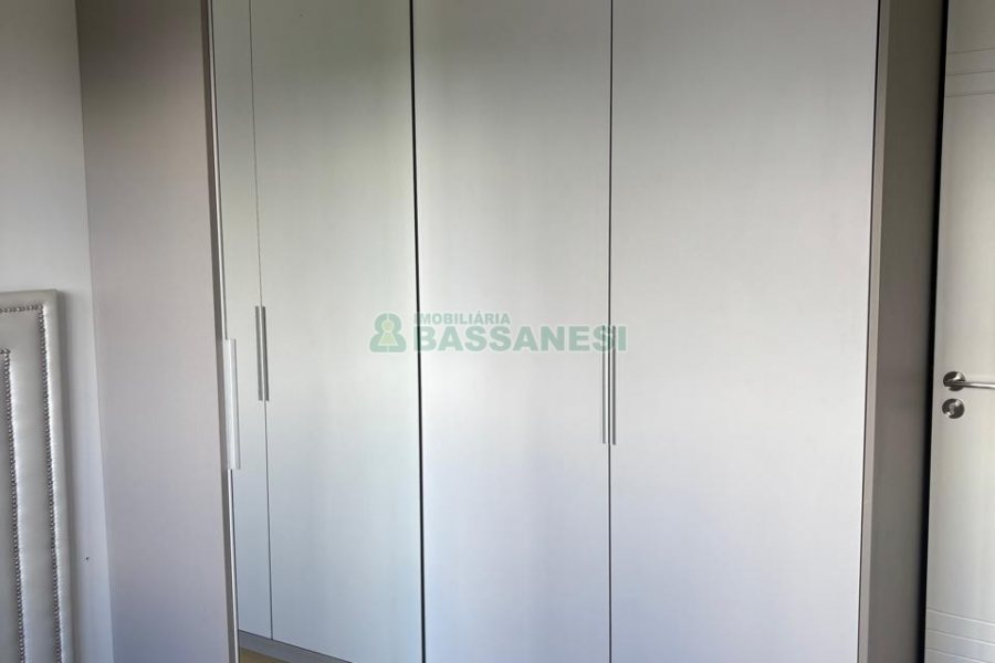 Apartamento com 58m², 2 dormitórios, 1 vaga, no bairro Planalto em Caxias do Sul para Alugar