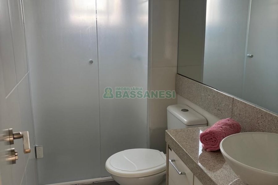Apartamento com 58m², 2 dormitórios, 1 vaga, no bairro Planalto em Caxias do Sul para Alugar