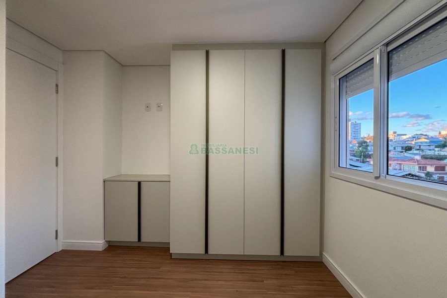 Apartamento com 52m², 2 dormitórios, 1 vaga, no bairro Centro em Caxias do Sul para Alugar