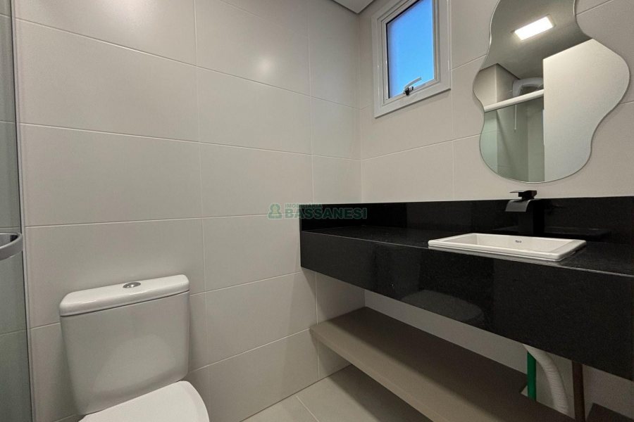 Apartamento com 52m², 2 dormitórios, 1 vaga, no bairro Centro em Caxias do Sul para Alugar