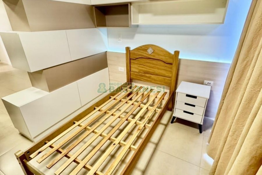 Apto Mobiliado com 41m², 1 dormitório, no bairro Petrópolis em Caxias do Sul para Alugar