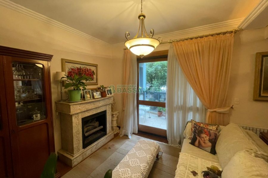 Apartamento com 217m², 3 dormitórios, 3 vagas, no bairro Exposição em Caxias do Sul para Comprar