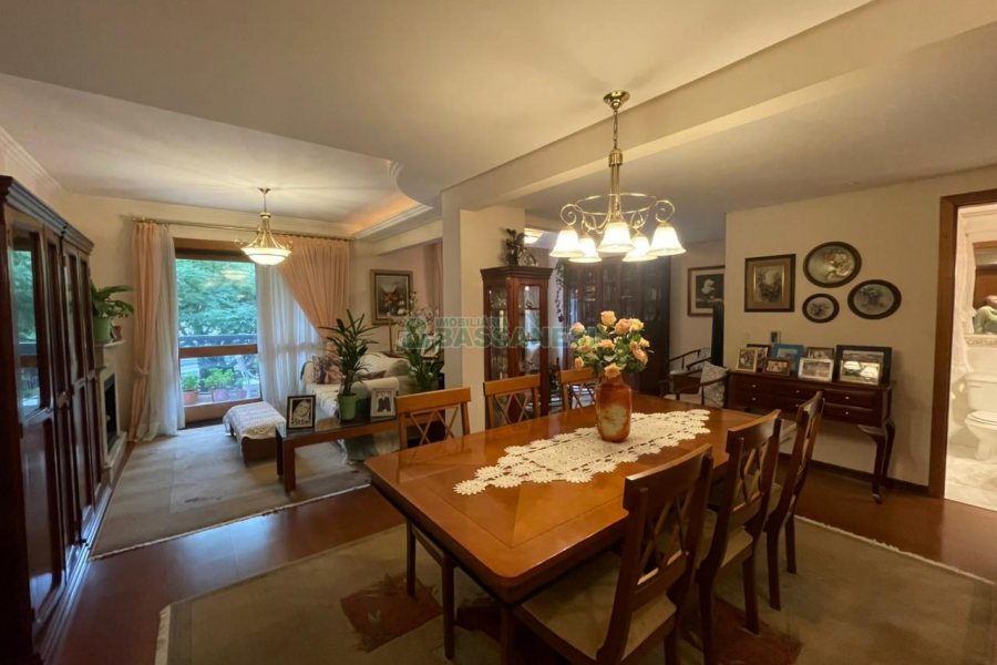 Apartamento com 217m², 3 dormitórios, 3 vagas, no bairro Exposição em Caxias do Sul para Comprar