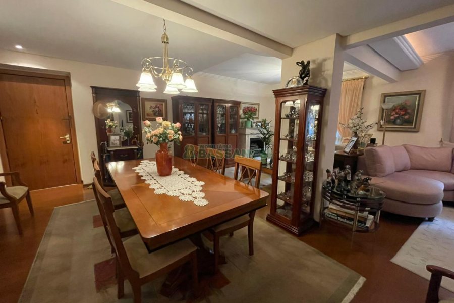Apartamento com 217m², 3 dormitórios, 3 vagas, no bairro Exposição em Caxias do Sul para Comprar