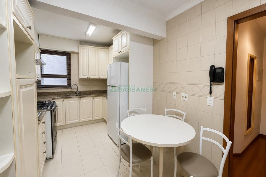 Apartamento com 217m², 3 dormitórios, 3 vagas, no bairro Exposição em Caxias do Sul para Comprar
