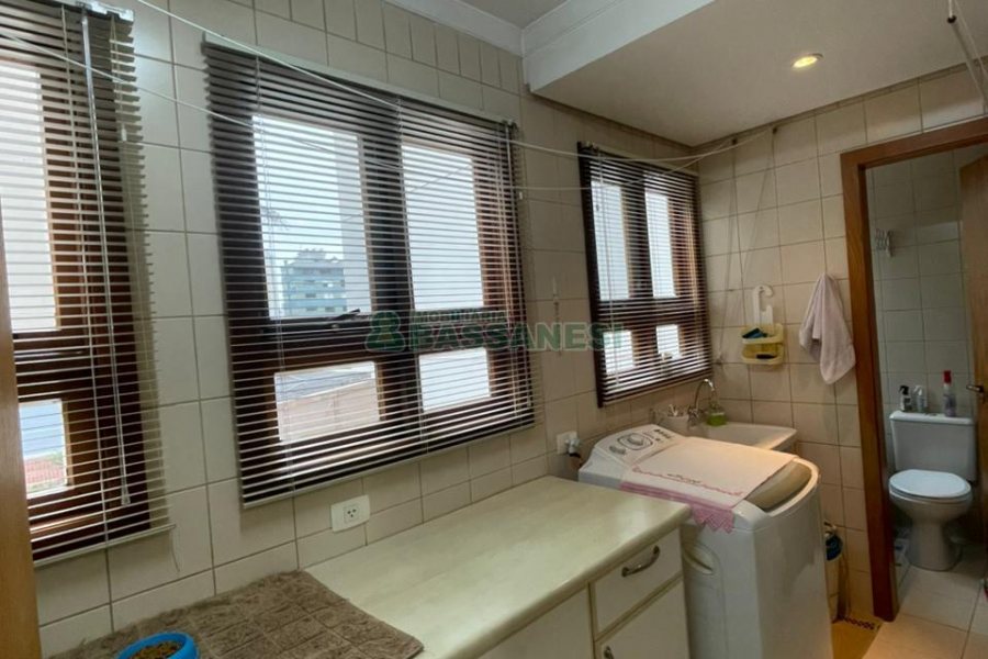 Apartamento com 217m², 3 dormitórios, 3 vagas, no bairro Exposição em Caxias do Sul para Comprar