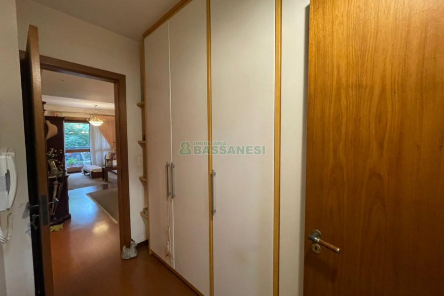 Apartamento com 217m², 3 dormitórios, 3 vagas, no bairro Exposição em Caxias do Sul para Comprar