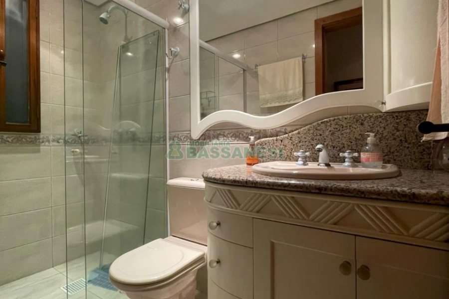 Apartamento com 217m², 3 dormitórios, 3 vagas, no bairro Exposição em Caxias do Sul para Comprar
