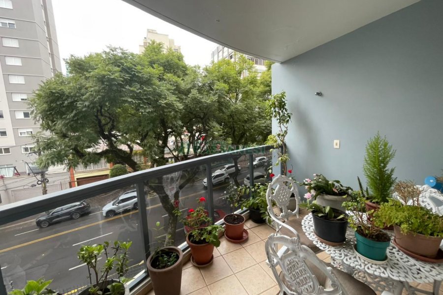 Apartamento com 217m², 3 dormitórios, 3 vagas, no bairro Exposição em Caxias do Sul para Comprar