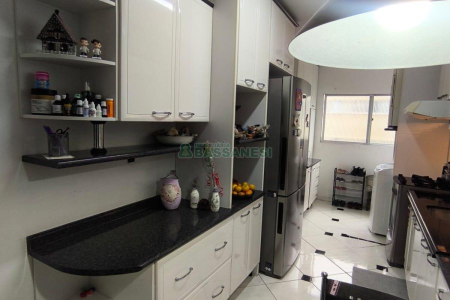 Apartamento com 85m², 2 dormitórios, 1 vaga, no bairro Nossa Senhora de Lourdes em Caxias do Sul para Comprar