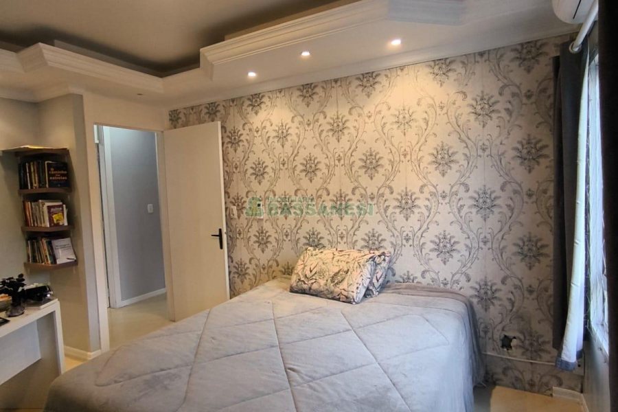 Apartamento com 85m², 2 dormitórios, 1 vaga, no bairro Nossa Senhora de Lourdes em Caxias do Sul para Comprar