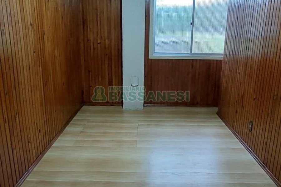 Casa com 195m², 3 dormitórios, 1 vaga, no bairro Jardim das Hortências em Caxias do Sul para Alugar