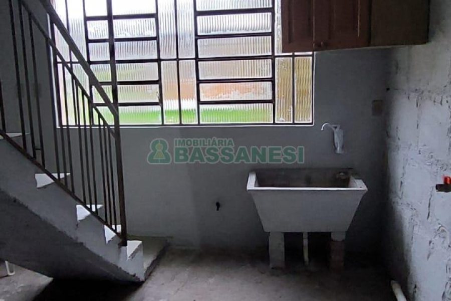 Casa com 195m², 3 dormitórios, 1 vaga, no bairro Jardim das Hortências em Caxias do Sul para Alugar