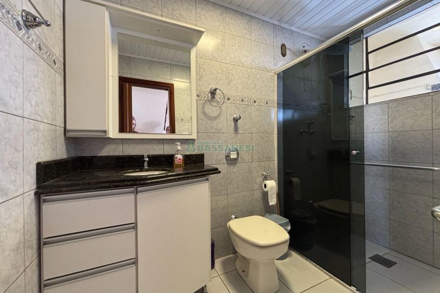 Casa Mobiliada com 190m², 3 dormitórios, 3 vagas, no bairro Cinqüentenário em Caxias do Sul para Alugar