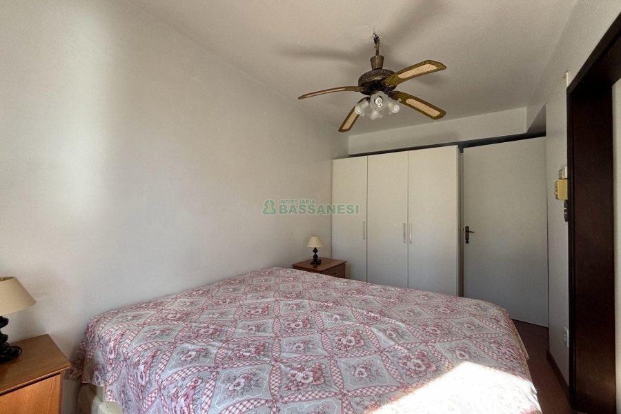 Casa Mobiliada com 190m², 3 dormitórios, 3 vagas, no bairro Cinqüentenário em Caxias do Sul para Alugar