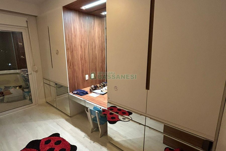 Apartamento com 160m², 3 dormitórios, 3 vagas, no bairro Jardim América em Caxias do Sul para Comprar