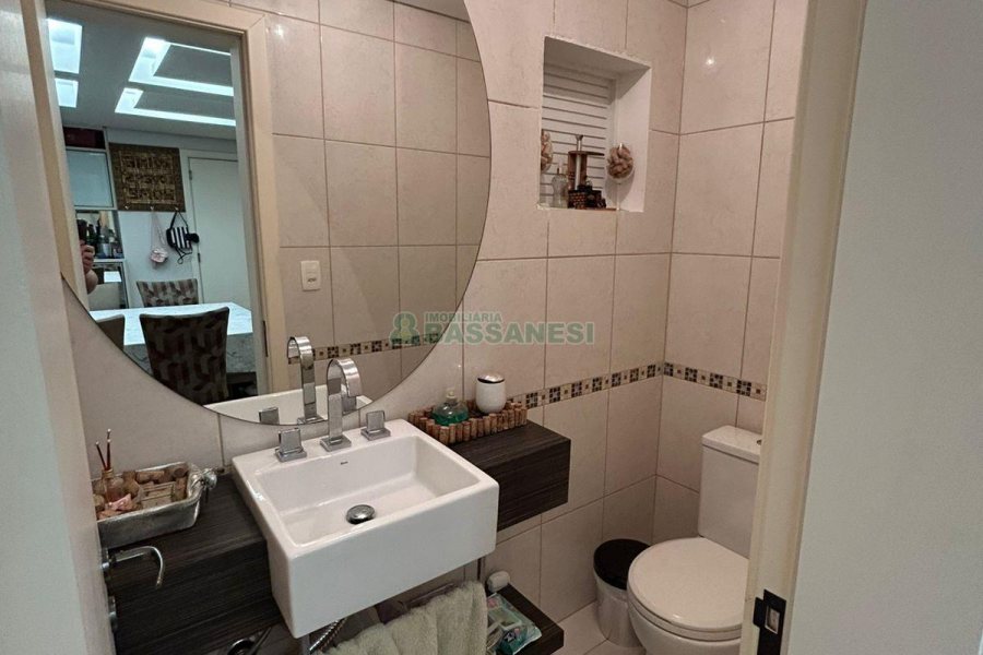 Apartamento com 160m², 3 dormitórios, 3 vagas, no bairro Jardim América em Caxias do Sul para Comprar