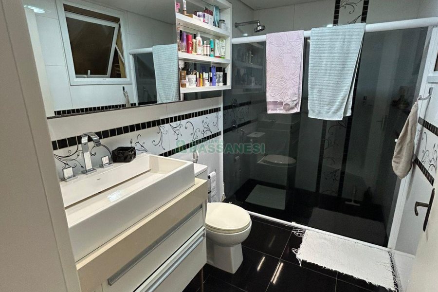 Apartamento com 160m², 3 dormitórios, 3 vagas, no bairro Jardim América em Caxias do Sul para Comprar