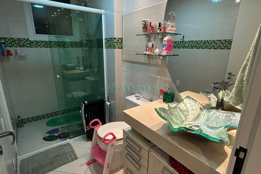 Apartamento com 160m², 3 dormitórios, 3 vagas, no bairro Jardim América em Caxias do Sul para Comprar