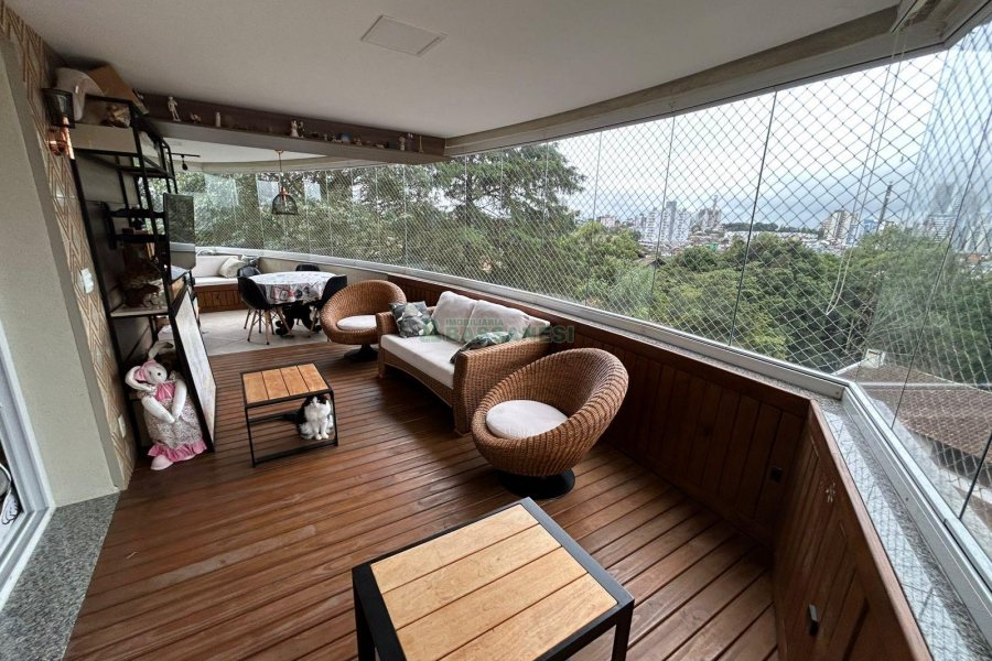 Apartamento com 160m², 3 dormitórios, 3 vagas, no bairro Jardim América em Caxias do Sul para Comprar