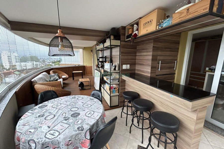 Apartamento com 160m², 3 dormitórios, 3 vagas, no bairro Jardim América em Caxias do Sul para Comprar