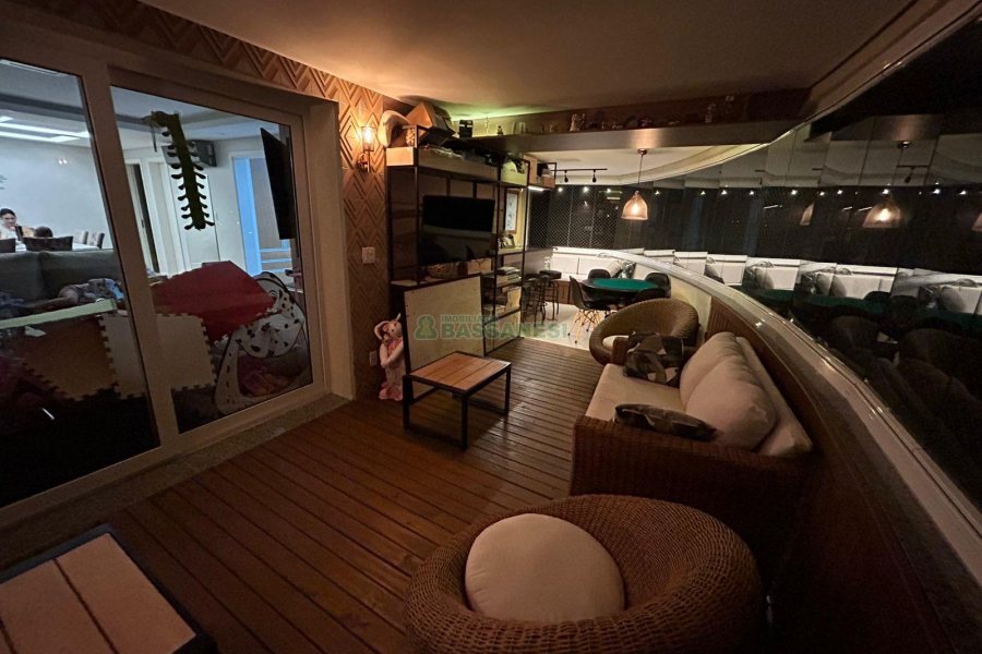 Apartamento com 160m², 3 dormitórios, 3 vagas, no bairro Jardim América em Caxias do Sul para Comprar