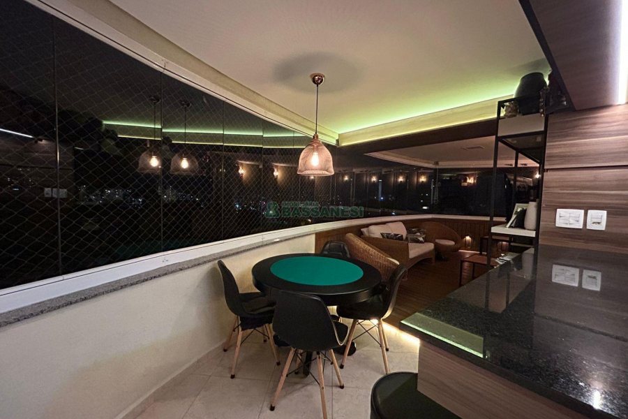 Apartamento com 160m², 3 dormitórios, 3 vagas, no bairro Jardim América em Caxias do Sul para Comprar