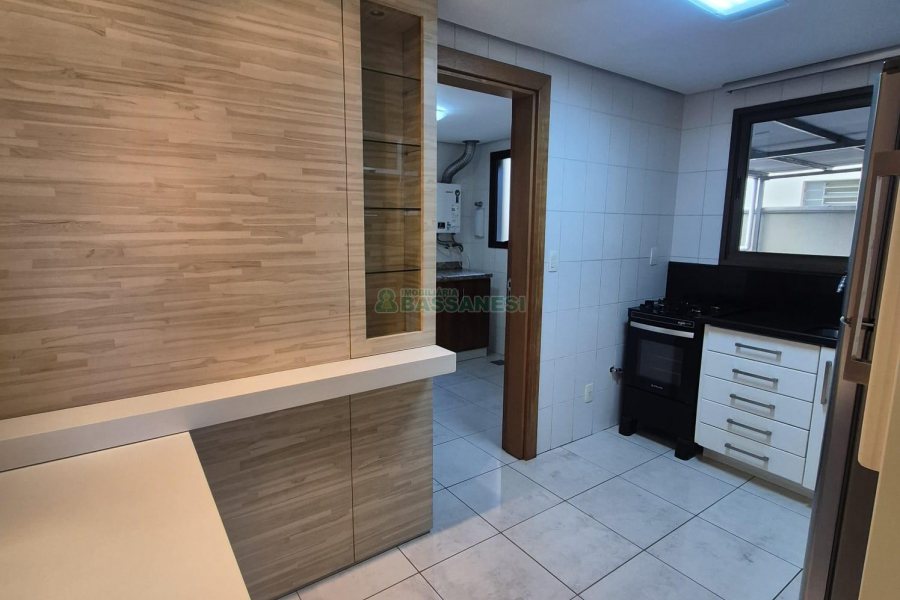 Apto Mobiliado com 95m², 2 dormitórios, 2 vagas, no bairro São Pelegrino em Caxias do Sul para Alugar