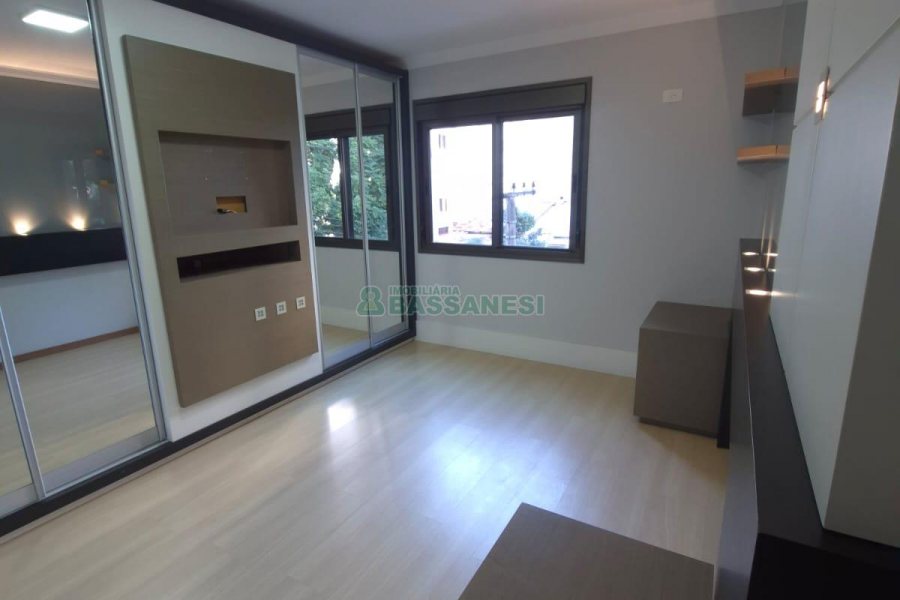 Apto Mobiliado com 95m², 2 dormitórios, 2 vagas, no bairro São Pelegrino em Caxias do Sul para Alugar