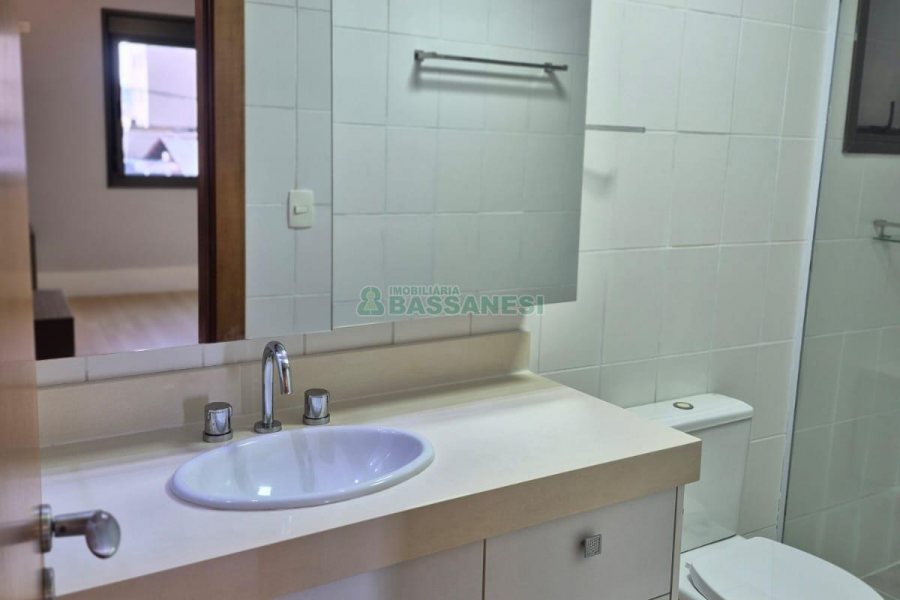 Apto Mobiliado com 95m², 2 dormitórios, 2 vagas, no bairro São Pelegrino em Caxias do Sul para Alugar