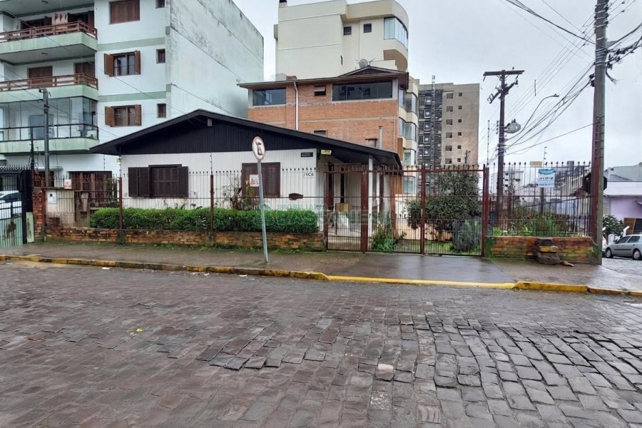 Casa com 100m², 3 dormitórios, 1 vaga, no bairro Madureira em Caxias do Sul para Alugar