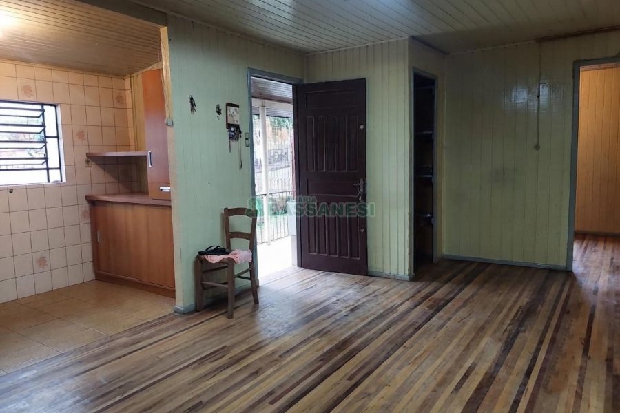Casa com 100m², 3 dormitórios, 1 vaga, no bairro Madureira em Caxias do Sul para Alugar