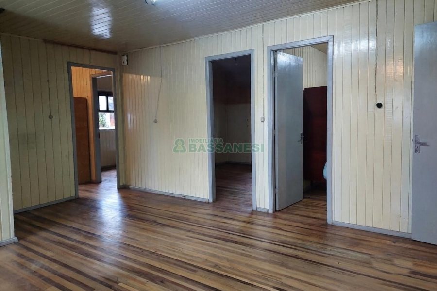Casa com 100m², 3 dormitórios, 1 vaga, no bairro Madureira em Caxias do Sul para Alugar