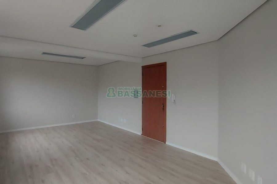 Sala com 34m², no bairro Pio X em Caxias do Sul para Alugar