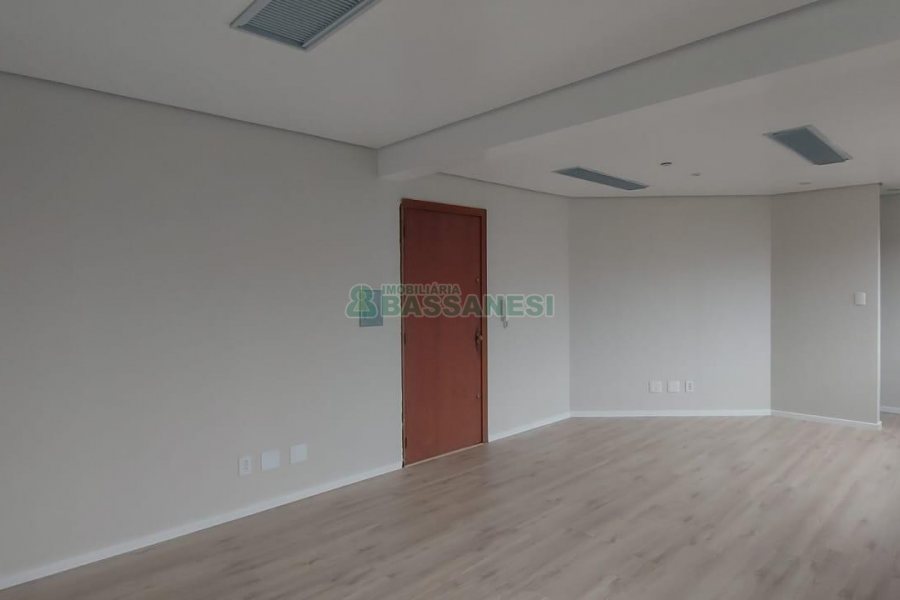 Sala com 34m², no bairro Pio X em Caxias do Sul para Alugar