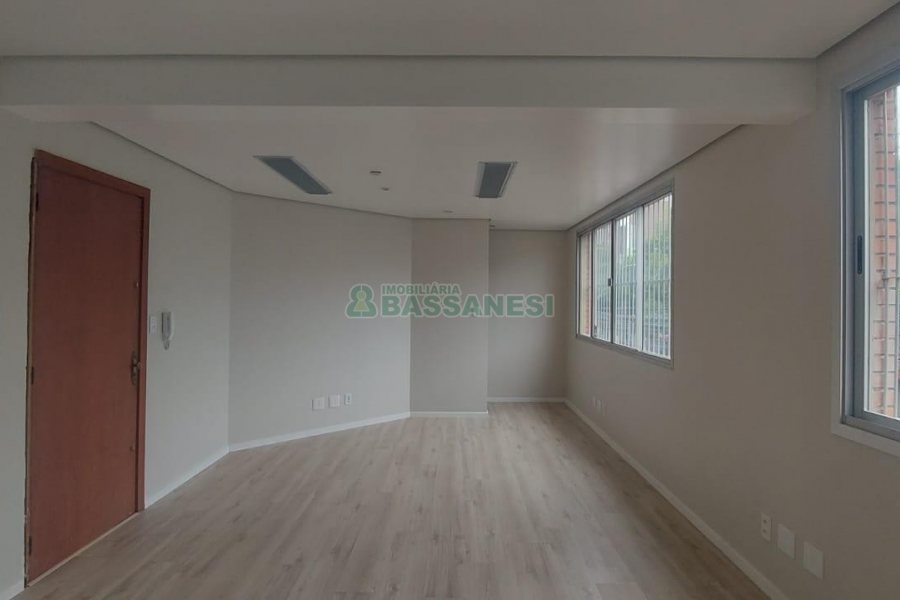 Sala com 34m², no bairro Pio X em Caxias do Sul para Alugar
