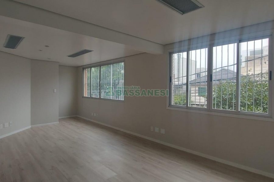 Sala com 34m², no bairro Pio X em Caxias do Sul para Alugar