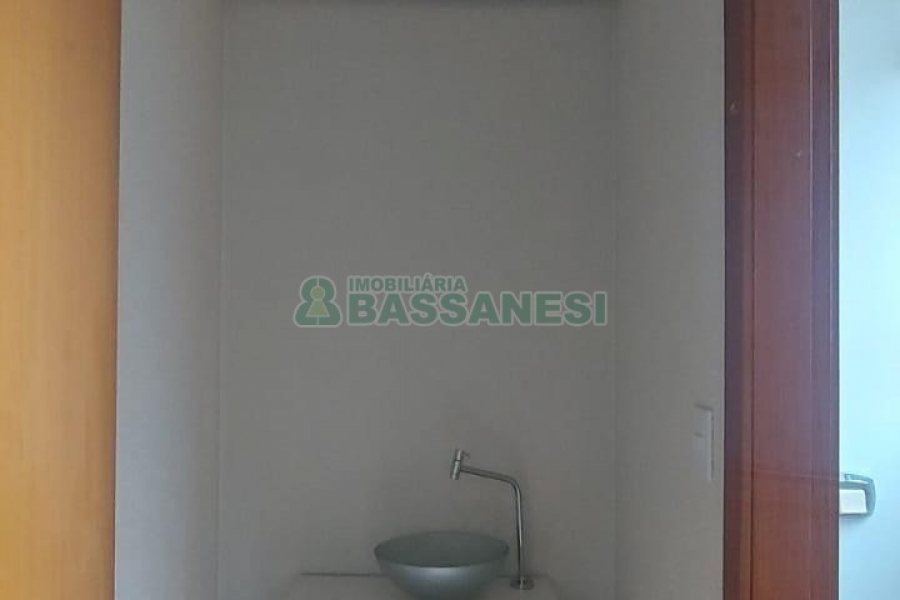 Sala com 34m², no bairro Pio X em Caxias do Sul para Alugar