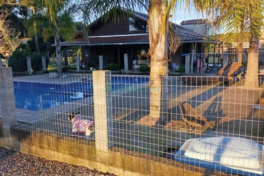 Chácara com 120m², 3 dormitórios, 1 vaga, no bairro Vila Seca em Caxias do Sul para Comprar