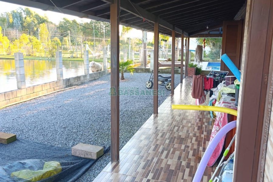 Chácara com 120m², 3 dormitórios, 1 vaga, no bairro Vila Seca em Caxias do Sul para Comprar