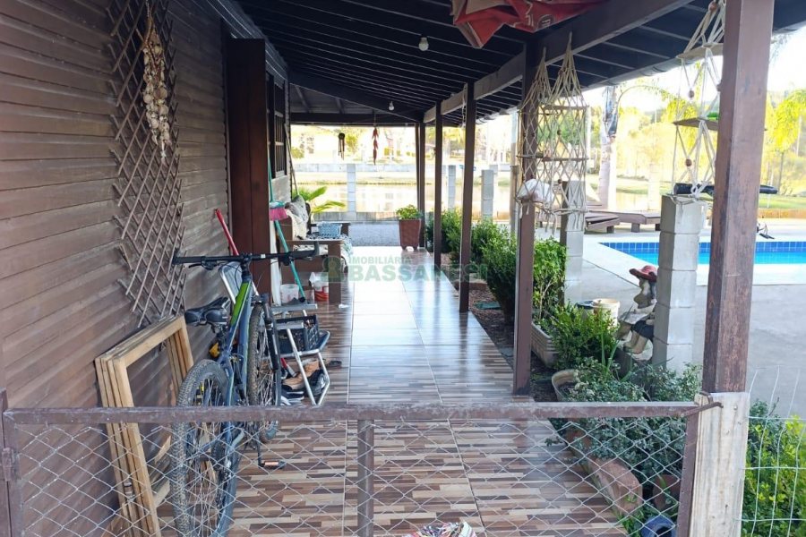 Chácara com 120m², 3 dormitórios, 1 vaga, no bairro Vila Seca em Caxias do Sul para Comprar