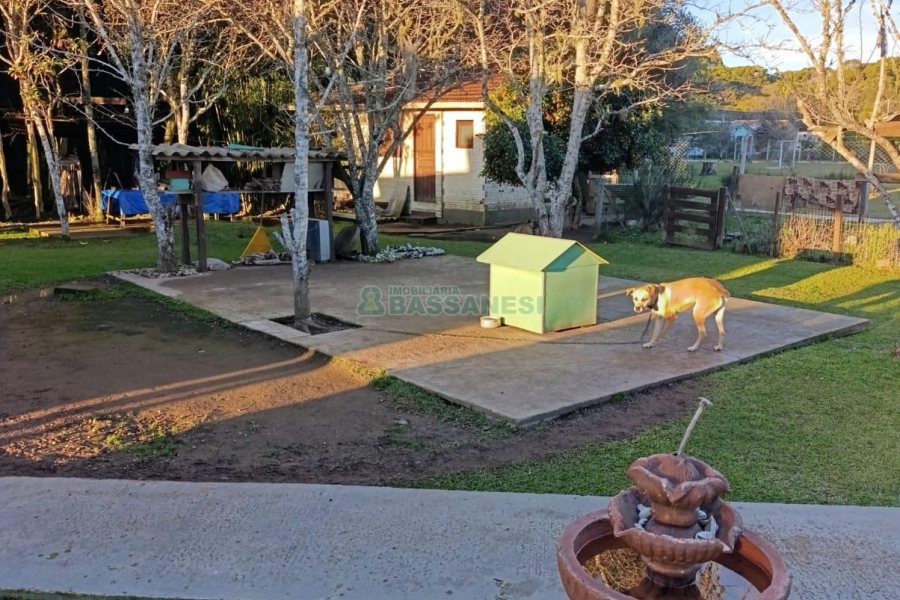 Chácara com 120m², 3 dormitórios, 1 vaga, no bairro Vila Seca em Caxias do Sul para Comprar