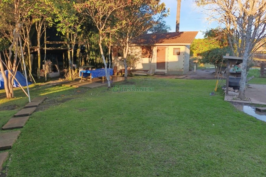Chácara com 120m², 3 dormitórios, 1 vaga, no bairro Vila Seca em Caxias do Sul para Comprar