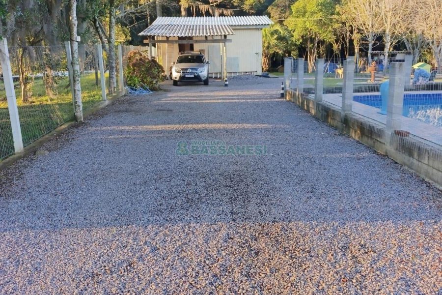 Chácara com 120m², 3 dormitórios, 1 vaga, no bairro Vila Seca em Caxias do Sul para Comprar